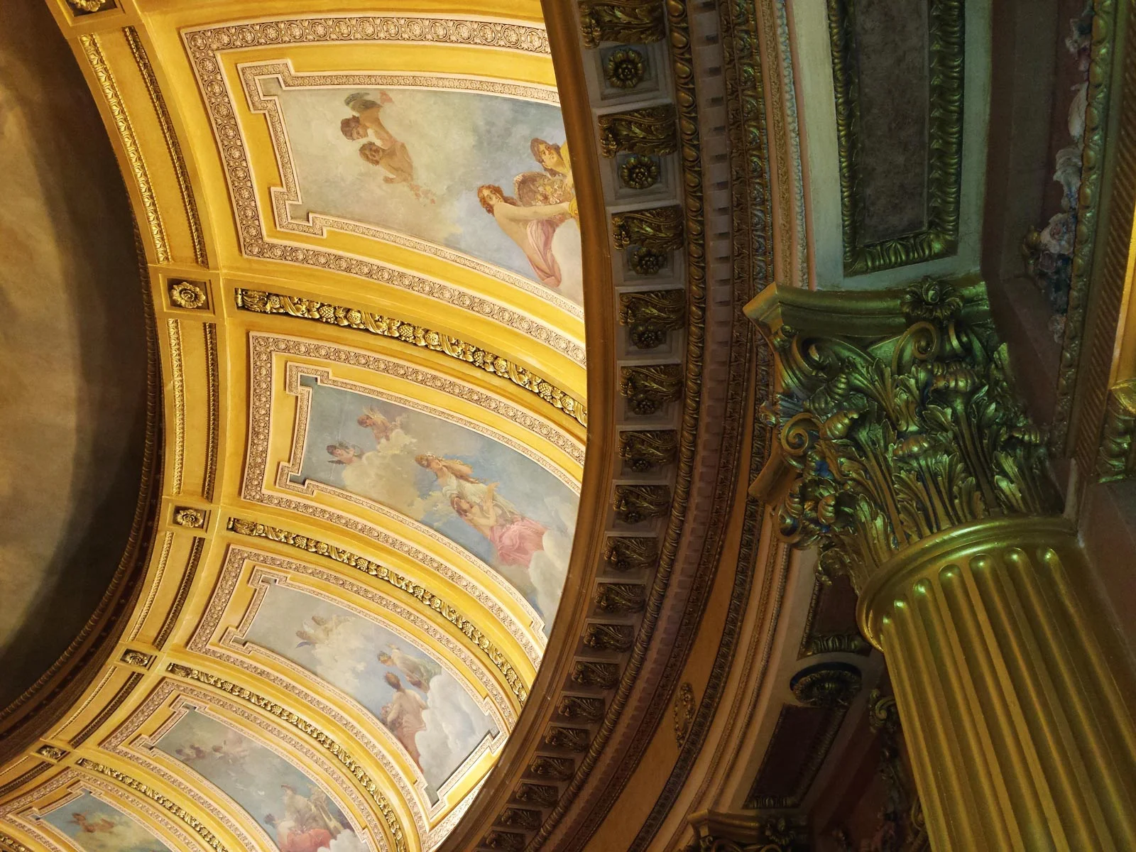 Al Ringling interior column and ceiling detail