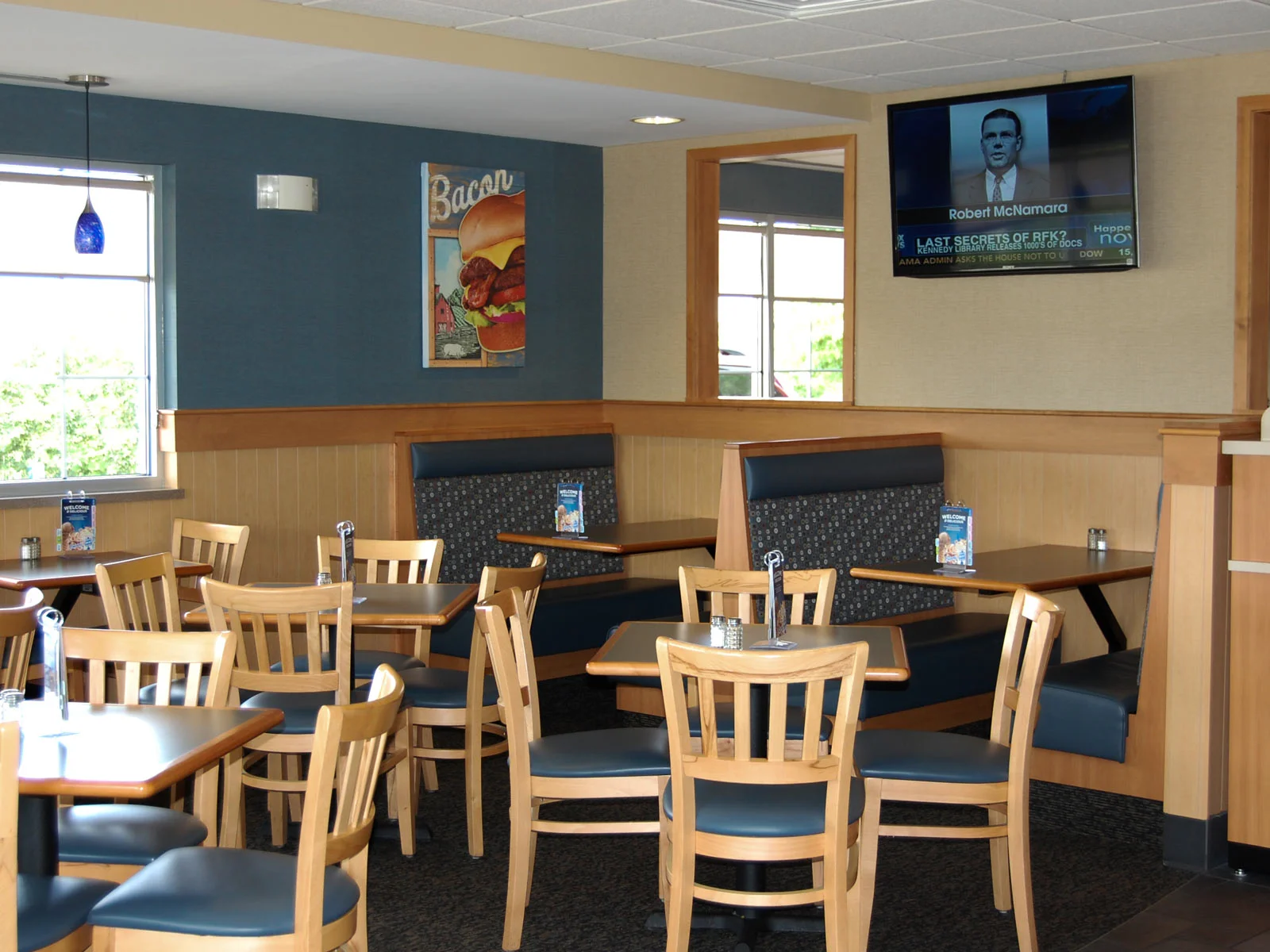 Culver's DeForest interior seating