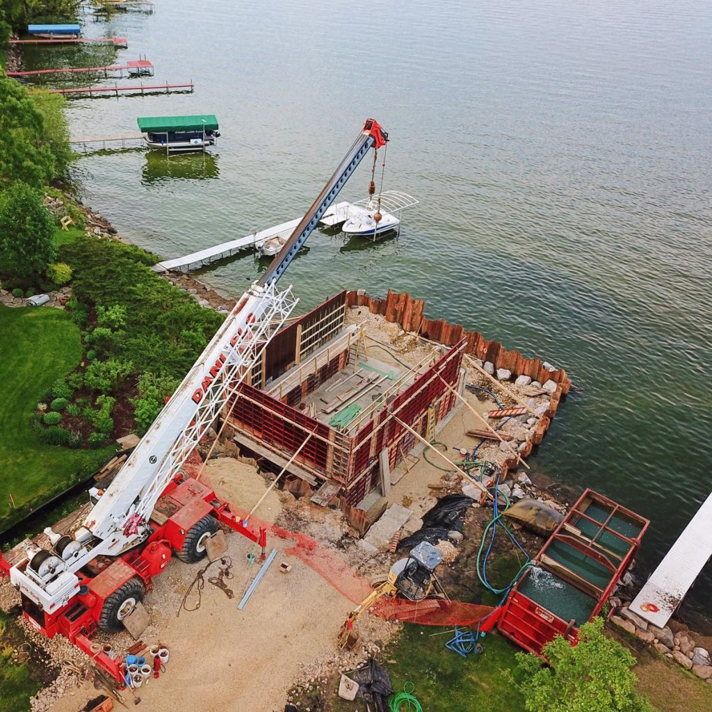daniels crane at shoreline restoration job