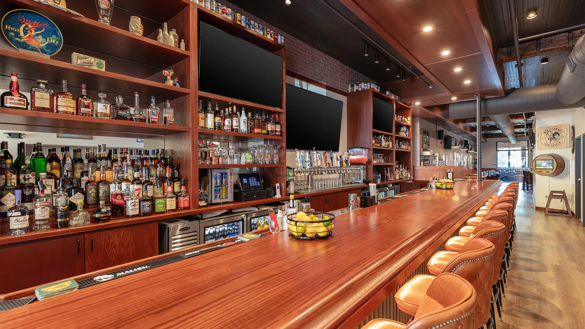 Jack & Jenny's first floor bar